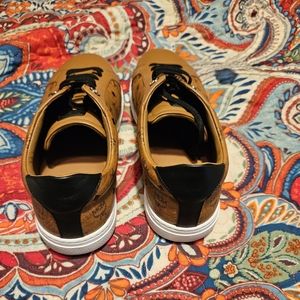 Sz9 MCM shoes